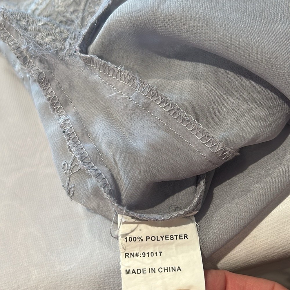 Solitaire Sheer Gray Embellished Tunic Blouse Size 1X - Picture 6 of 8